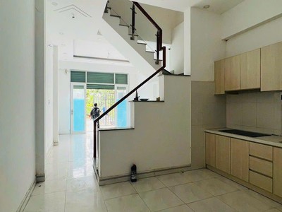 Nhà 1 trệt 1 lầu - đối diện vinhome - sổ riêng hoàn công đường 12m giá rẻ có dòng tiền sẵn hoặc vào 2