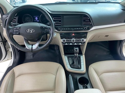 Bán Hyundai Elantra 1.6AT, sản xuất 2021, 1 chủ từ mới, xe siêu đẹp. 9