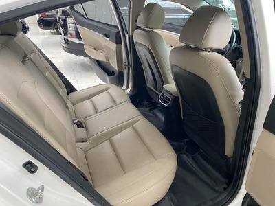 Bán Hyundai Elantra 1.6AT, sản xuất 2021, 1 chủ từ mới, xe siêu đẹp. 11