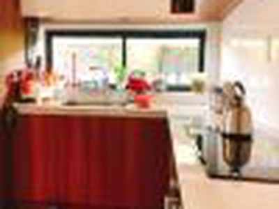 Nhà cần bán nhanh. trực tiếp chính chủ 3 tầng mới mặt tiền đường 7m5 đỗ thúc tịnh giá rẻ 0