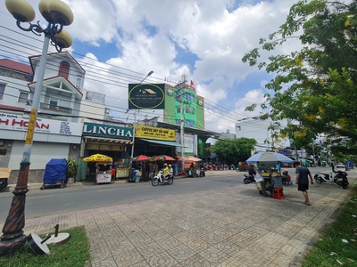 Cho thuê nhà mặt tiền lưu chí hiếu 100m2, 14 triệu - cạnh trường cao đẳng 1