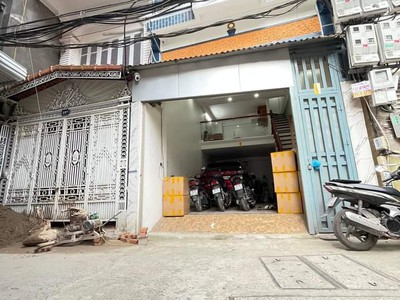 Hot hot   quá rẻ nhà lạc long quân, cầu giấy diện tích 37.3m chủ tự xây 5 tầng mặt tiền 4.5m giá 0