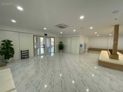 Cho thuê mặt bằng lớn đường 2 tháng 9 vị trí đắc địa siêu VIP tại Đà Nẵng 1