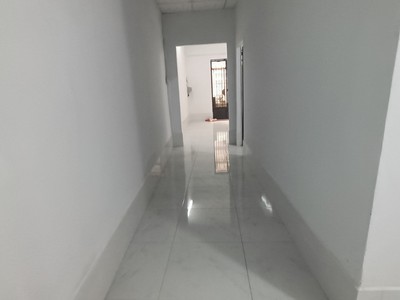 18. chủ gửi: cho thuê nhà 4 triệu gần cầu quang trung mới lăn bê 1