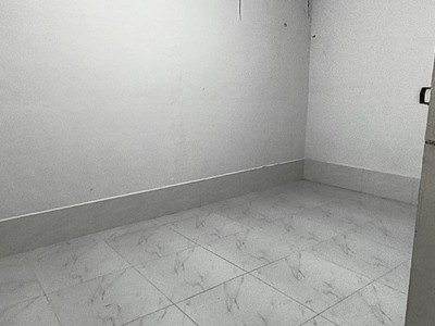 18. chủ gửi: cho thuê nhà 4 triệu gần cầu quang trung mới lăn bê 3