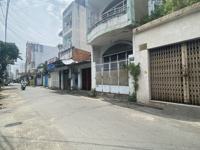 Nhà mặt tiền đhp gần lũy bán bích dt 6.5x11, 70m2, cấp 4, lộ giới ít, chỉ 7.9 tỷ 1