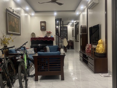 Chính chủ cho thuê nhà nguyên căn full nội thất mới đẹp mặt phố phạm thận duật, cầu giấy. 2