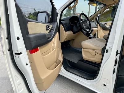 Chính chủ bán xe Hyundai starex 9 chỗ,máy dầu,số sàn 3