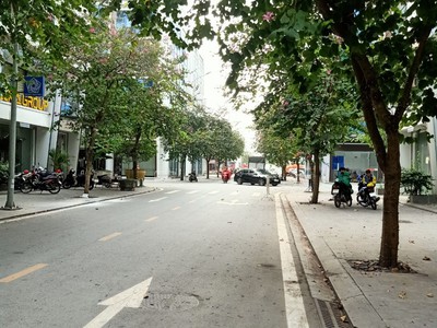 Bán nhà văn quán 95 m 5 tầng mt 5 m giá 15 tỷ phân lô ô tô tránh kinh doanh gần hồ 0