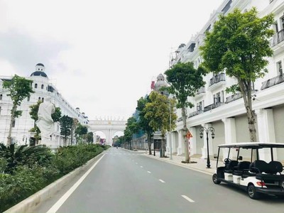Chính chủ cần bán căn hộ nằm ngay cửa ngõ lối vào kdt dancocity. 1