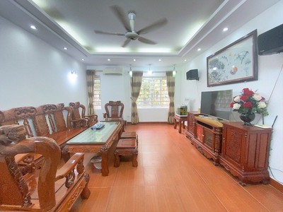Chính chủ cần bán nhà hàng hiếm còn sót lại liền kề kđt văn khê.lh: 0984.394.998 0