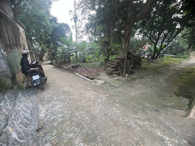 9xx triệu ngay sát ql6 - ô tô vào đất  - ngay gần thị trấn chúc sơn  -cách bến xe yên nghĩa 6km 1