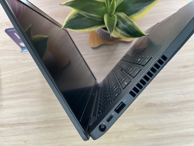 Laptop dell latitude 5400 i7-8665u: hiệu năng vượt trội, thiết kế đẳng cấp giá chỉ 6tr800. lh 4