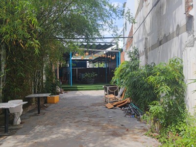 Cần sang quán diện tích 300m2 0