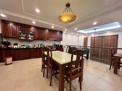 Bán nhà phân lô, vỉa hè, ô tô tránh, kinh doanh, trung hòa, cầu giấy 100m 5 tầng mt 5m 24 tỷ 2