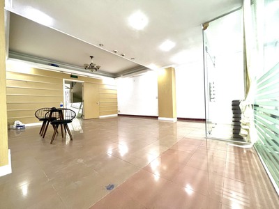 Ưu đãi giảm giá 30 cho MB mặt tiền đường Khánh Hội ngang 6m, ngay công viên KH 0