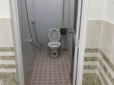 881  nhà chỉ : 6 triệu   cọc 10 triệu   cho thuê nhà đầu hẻm đường huyện thanh quan, thới bình, 4