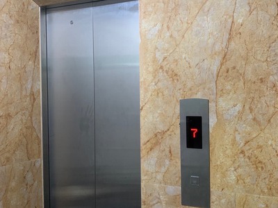 Chdv 7 tầng dịch vọng hậu - thang máy- dòng tiền khủng - ngõ thông   gần phố 0