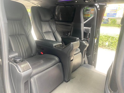 Lexus LM 300H Royal Lounge sản xuất 2021, 4 ghế thương gia siêu VIP. 11