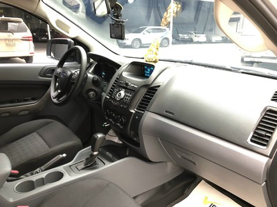 Ford Ranger 2.2 AT, XLS 2WD, SX 2017  Đăng ký lần đầu 2022 3