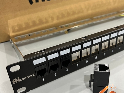 Patch panel 24 cổng Cat6 lắp cho tủ mạng 0