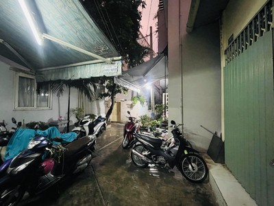 Nhà bán huỳnh tịnh của hẻm 27/ p8 quận 3 , 45m2  , 2 tầng , nở hậu  giá 5 tỷ 9 4
