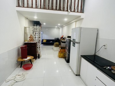 Nhà bán huỳnh tịnh của hẻm 27/ p8 quận 3 , 45m2  , 2 tầng , nở hậu  giá 5 tỷ 9 2