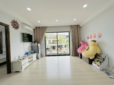 Bán gấp biệt thự ven sông siêu vip 220m2, 4t, giga mall phạm văn đồng, sổ hồng chính chủ 1