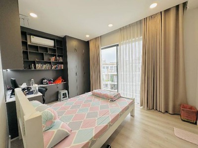 Bán gấp biệt thự ven sông siêu vip 220m2, 4t, giga mall phạm văn đồng, sổ hồng chính chủ 2