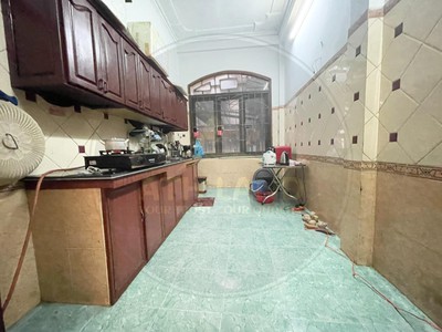 Cho thuê nhà 3 Tầng mặt đường Tôn Đức Thắng   Gần Ngã 4 Cơ Điện  , sẵn điện 3 pha, xe container vào 3