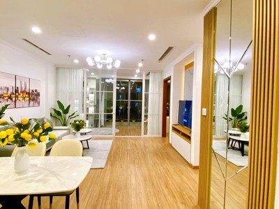 Gia đình em cần bán căn hộ 2 phòng ngủ park hill vip 86m 0