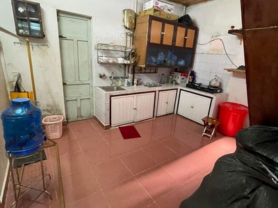 Cho thuê nhà nguyên căn thích hợp vừa ở vừa kinh doanh. giá rẻ 1
