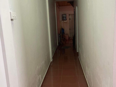 Cho thuê nhà nguyên căn thích hợp vừa ở vừa kinh doanh. giá rẻ 2