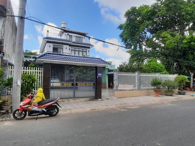Bể nợ bán gấp nền biệt thự 2 mặt tiền ven sông sài gòn, đường hà huy giáp,  p.thạnh lộc, quận 12 0