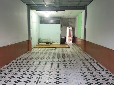 Cho thuê mặt bằng cấp 4 trống suốt đường 2 tháng 9 ngay công viên apec . 0