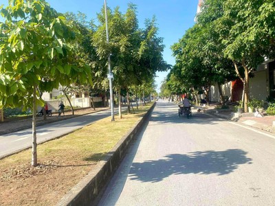Bán nhaà 5,5 tầng mặt phố Mai Hắc Đế , Hải Dương giá 7,65 tỉ 2