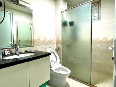 Bán nhà mặt phố pháo đài láng, lô góc siêu kinh doanh, dt 70m2 x 5 tầng, mt 5.5m, 20  tỷ. 2