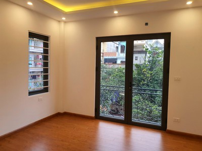 Bán gấp nhà mới cạnh đh công nghiệp, 40x5 tầng, ô tô, 7 ngủ, giá 4.95 tỷ 1