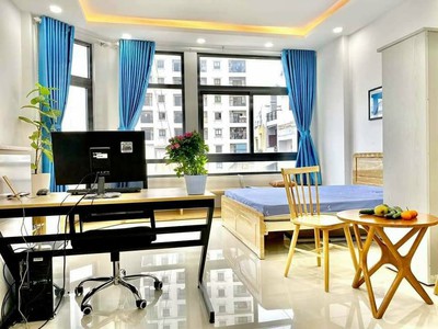 Cho thuê căn hộ có gác full nội thất, có cửa sổ lớn tại Nguyễn Thiện Thuật Bình Thạnh 5