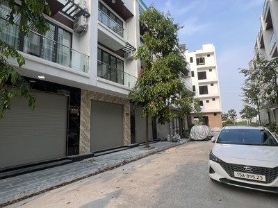Cho thuê nguyên nhà 3,5 tầng mới tinh tại Khu đô thị Him Lam Hùng Vương - Hồng Bàng. 0