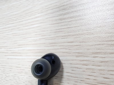 Tai nghe bên phải LG Tone Free FP5 2
