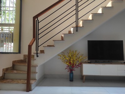 Nhà lê đình lý gần mt, 73m2, 3 tầng đẹp, kd tốt, 4.x tỷ 3