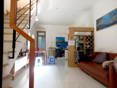 Nhà lê đình lý vài bước ra mt, kiệt 3.5m thông, 73m2, 3 tầng đẹp, kd tốt, 4.x tỷ 0