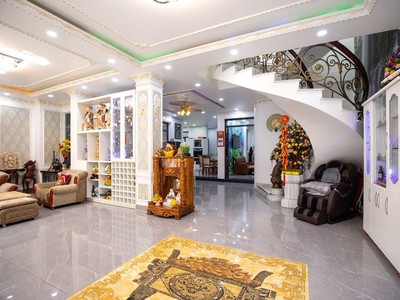 Trực tiếp chính chủ 4 tầng mới mặt tiền đường 7m5 nguyễn trãi giá rẻ 1