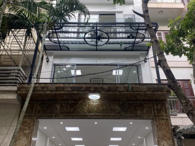 Bán tòa nhà phố Nghĩa Đô - Hoàng Quốc Việt, DT 85m2x8T, MT 7m, đường và vỉa hè rộng, giá 36 tỷ 0