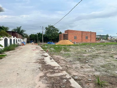 Ket tiền bán lại lô đất 520M2 ngay TT thị xã đông dân cư KCN đông công nhân 680TR 0