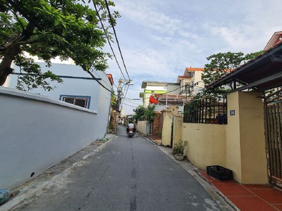 Đất khu phố trâu quỳ, gia lâm. diện tích 64m2. 5,x tỷ. đường ô tô. lh 0989894845 3