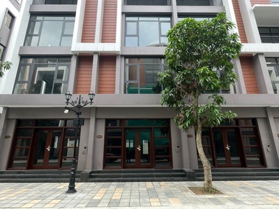 Cực hiếm căn phố biển 16 biệt thự liền kề nằm trên trục đường thông ra cụm 50 tòa chung cư 0