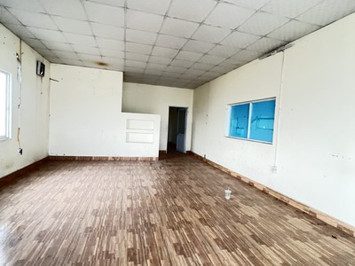 Cho thuê xưởng bến cát bình dương   khu vực sản xuất đa ngành nghề.diện tích: 2400m  .giá thuê: 2