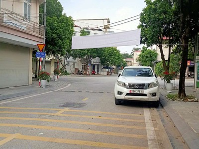 Đất đẹp cổ bi, gia lâm, vỉa hè oto tránh sát trâu quỳ, nhộn nhịp 75m, mặt tiền: 5m, 7 tỷ 3 0